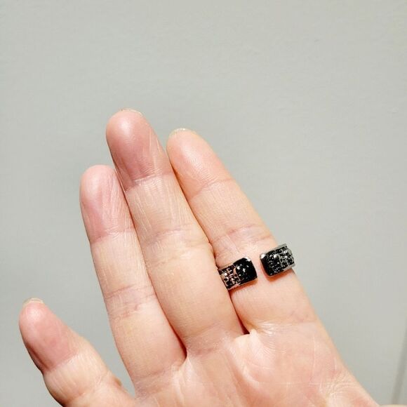 Brand New Silver Skull Ring Adjustable Size #5 - Picture 3 of 6